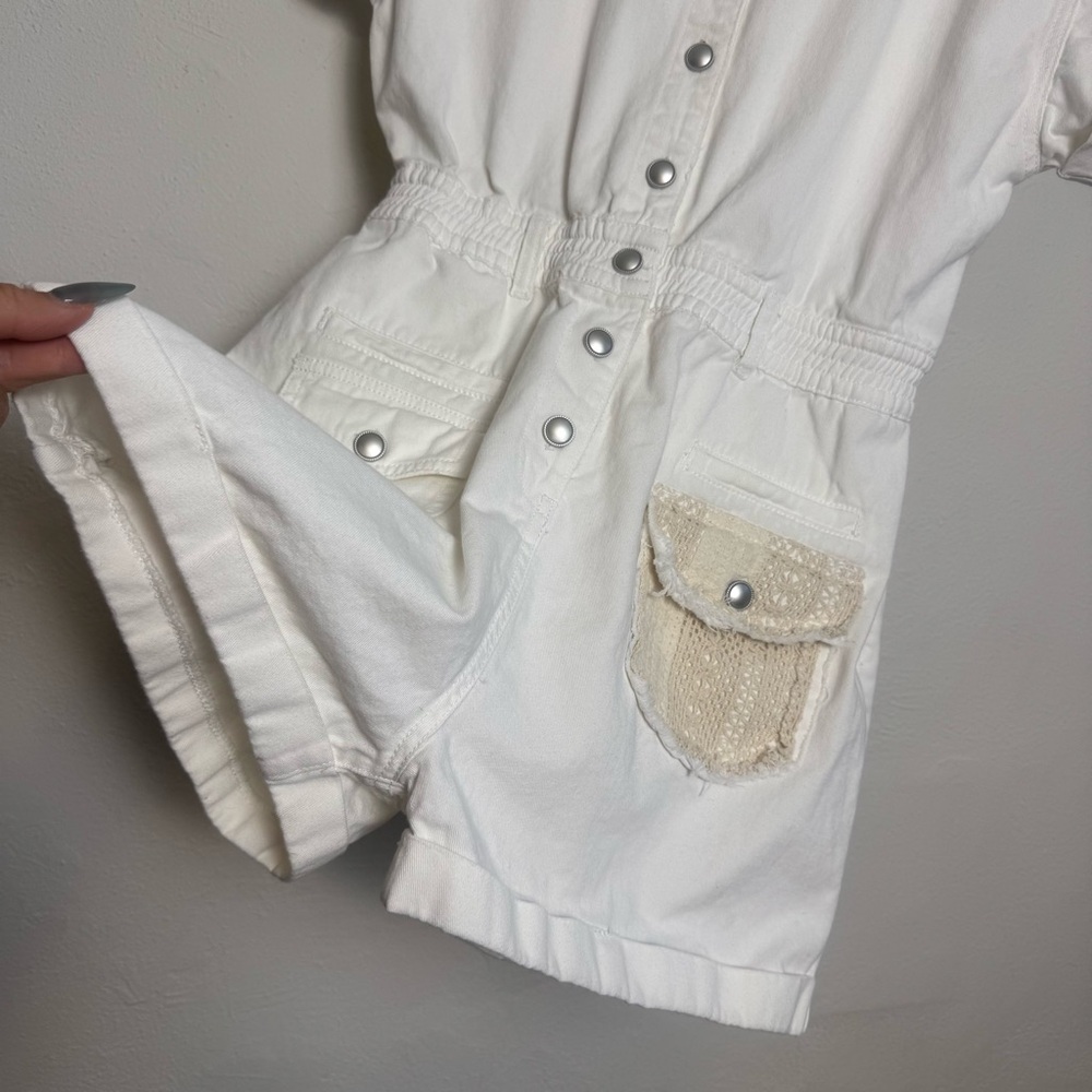POL‎ White Button-Up Denim Romper - Picture 7 of 10